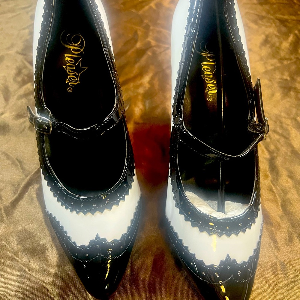 Pleaser Black and white retro high heels in size 8 new without tags
